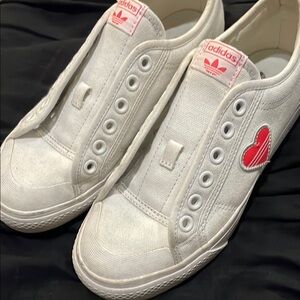 Adidas women’s White Sneakers with pink embroidered Heart patch